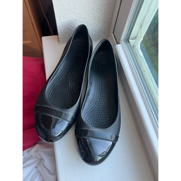 Crocs Women’s Gianna Ballet Slipper Flat Cap Toe Shoe Size 9 - Picture 2 of 12